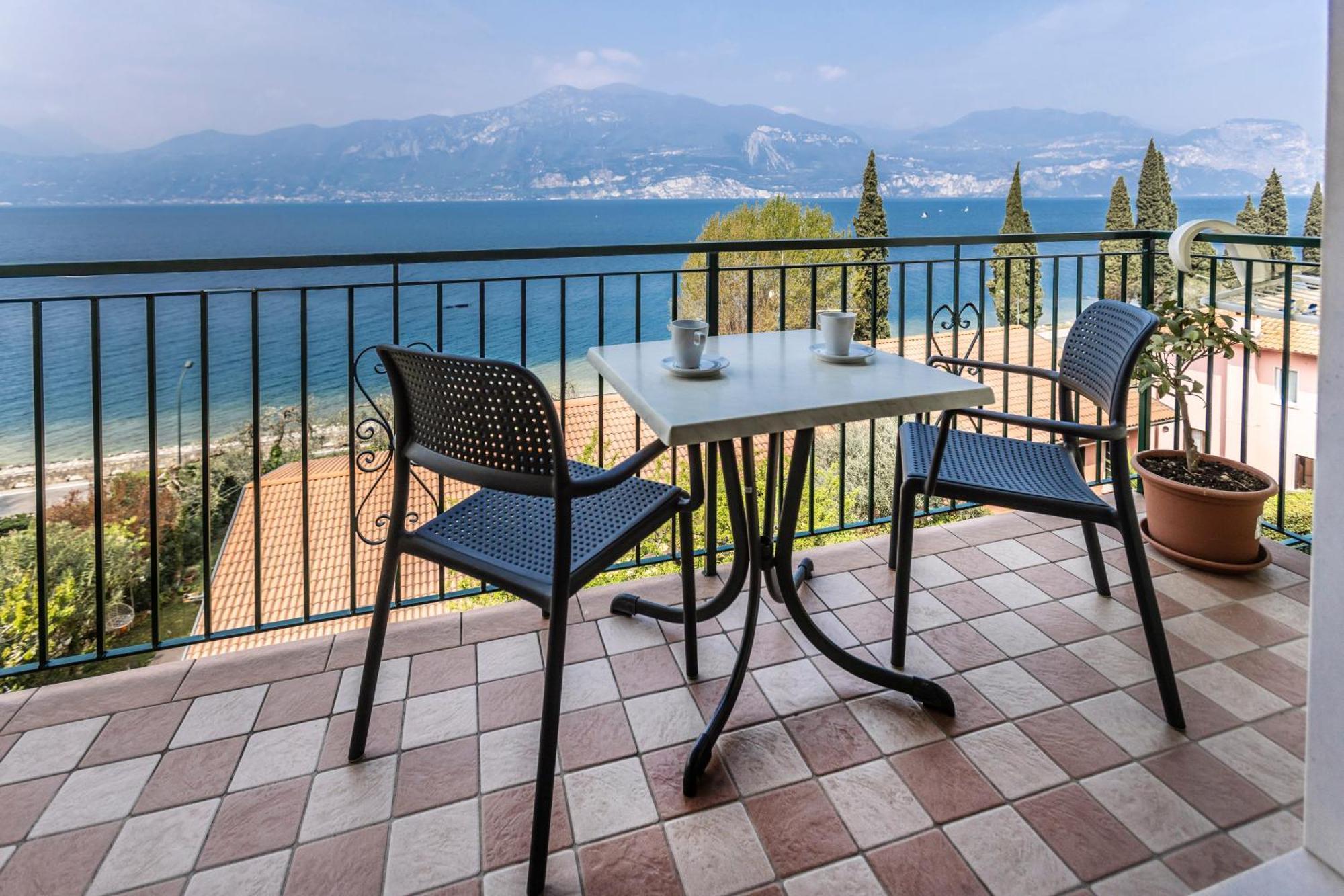 برنزوني سول جاردا Residence Solei Classic & Plus المظهر الخارجي الصورة